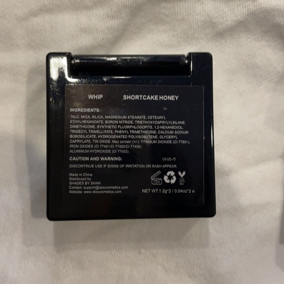 Eyeshadows - Picture 7 of 10